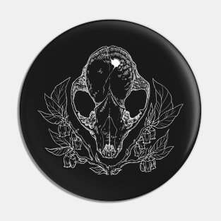 Coon Skull Noir Pin