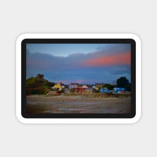 WINTER FIRST LIGHT OVER CRICCIETH Magnet