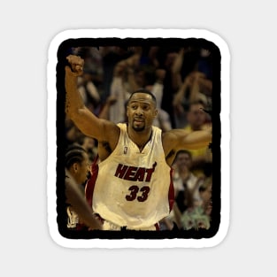 Alonzo Mourning - Vintage Design Of Basketball Magnet