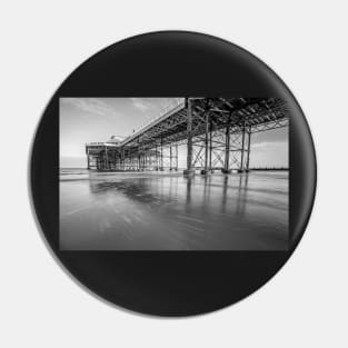 Long exposure of a pier on the Norfolk coast, UK Pin