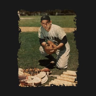 Yogi Berra in New York Yankees T-Shirt