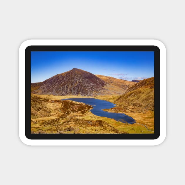 Pen yr Ole Wen and Llyn Idwal Magnet by dasantillo