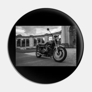 Z900 B&W Pin