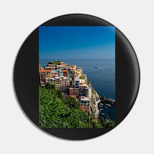 View on the cliff town of Manarola, one of the colorful Cinque Terre on the Italian west coast Pin