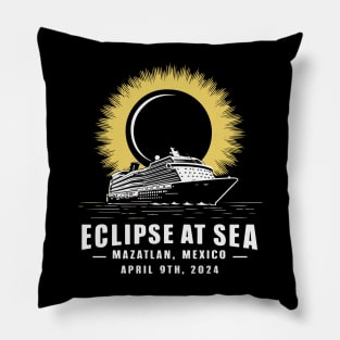 Eclipse At Sea Mazatlán Mexico (Total Solar Eclipse) Pillow