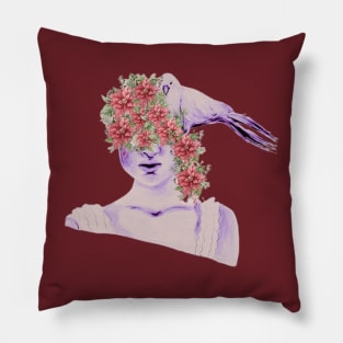 nightingale's nest Pillow