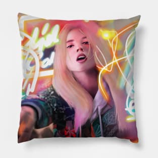 usseles girl Pillow