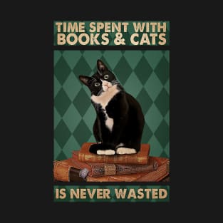 Time spent with books and cats is never wasted Cat Lovers T-Shirt