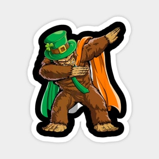 Dabbing Bigfoot St Patricks Day Men Leprechaun Irish Magnet