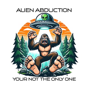 Bigfoot alien abuduction T-Shirt