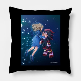 Shadow and Maria Pillow