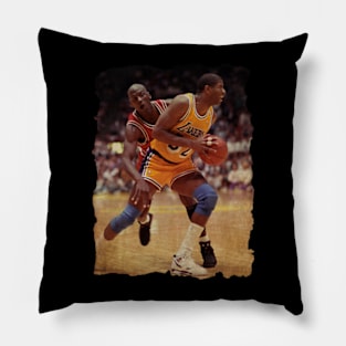 Michael Jordan vs Magic Johnson Vintage #2 Pillow