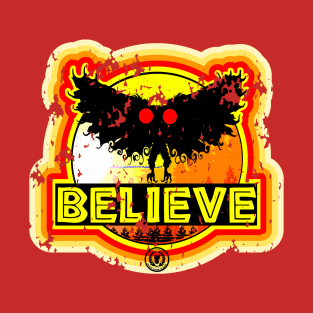 Retro Vintage Mothman Believe Distressed Old Gaming Comic Sci-Fi T-Shirt