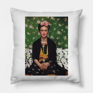 frida khalo Pillow