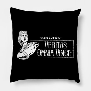 Latin saying - Veritas Omnia Vincit Pillow