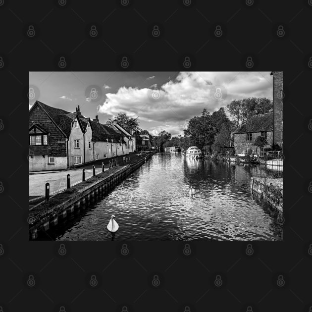 Tranquil Reflections of Newburys Weavers Cottages by IanWL