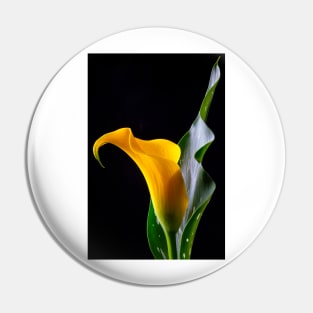 Yellow Calla Lily With Leaf Pin
