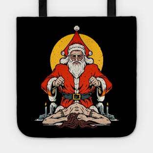 Nighttime Presence: Krampus is said to roam the streets at night during the Christmas season, making his presence even more ominous Tote