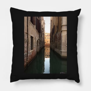 Venice, Italy canal, Venezia, Italia Pillow