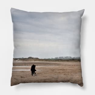 Romantic embrace on a beach - Alnmouth, Northumberland, UK Pillow