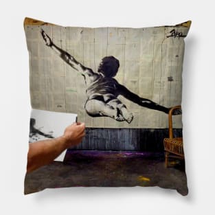 Flying free in the studio Pillow