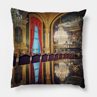 Dining room of Napoleon Pillow