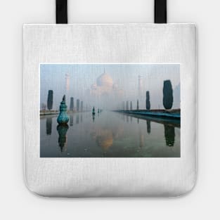 Taj Mahal at Sunrise 01 Tote