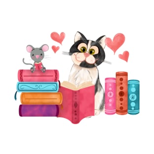 Cute little mouse and cat friend reading books T-Shirt