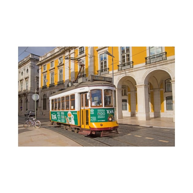 Eléctrico amarelo. Lisbon tram. by terezadelpilar