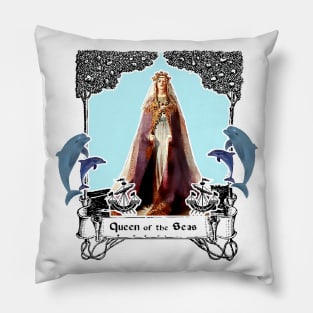 Queen of the seas Pillow