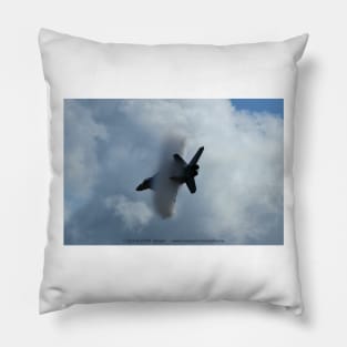 F/A-18 Super Hornet High-speed pass vapor cloud 4 Pillow