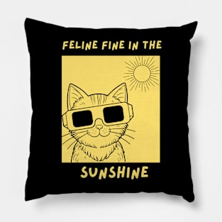 Feeling fine in the sunshine Pillow