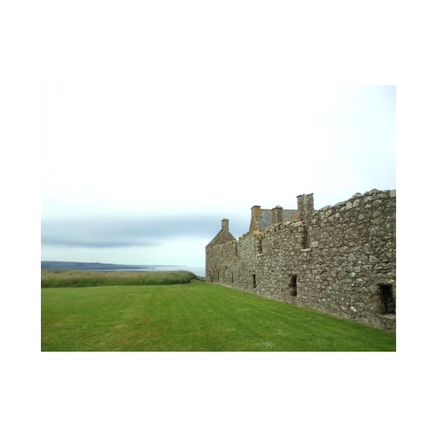 Dunnottar Castle Grounds by GenAumonier