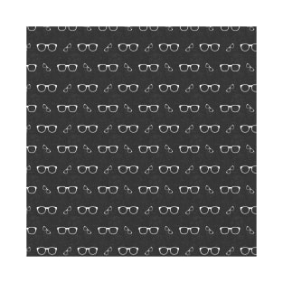 Glasses Pattern | 14 White BG Black T-Shirt