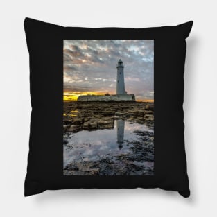 Sunset At St Marys Lighthouse Pillow