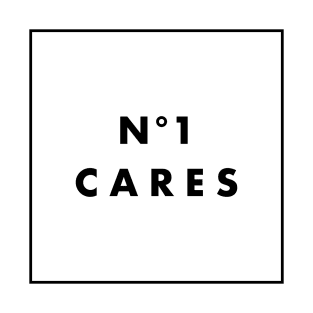 N° 1 cares  |  Zoey's Extraordinary Playlist T-Shirt
