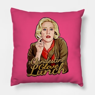 Kate Mckinnon Illustrasi Pillow