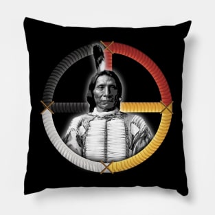 MEDICINE WHEEL 2 Chief Maȟpíya Lúta (Red Cloud) Pillow