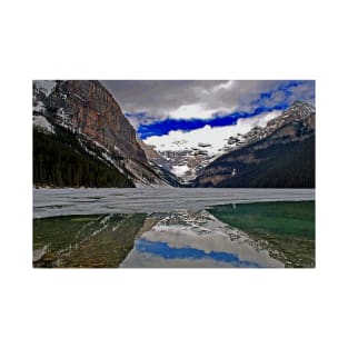 Lake Louise Victoria Glacier Banff National Park Alberta Canada T-Shirt