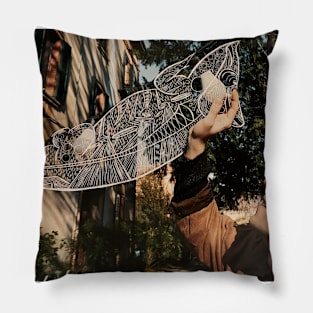 PET THE CHAMELEON Pillow