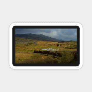 BELOW THE SUMMIT - WELSH HIGHLAND RAILWAY Magnet