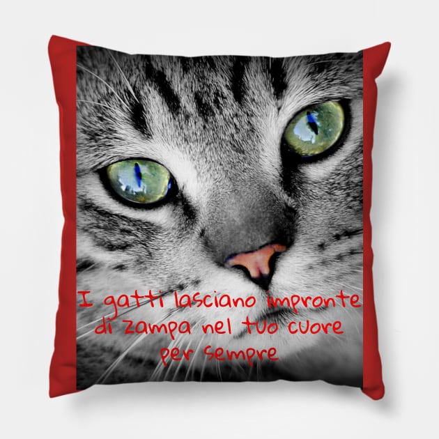 I gatti lasciano impronte di zampa nel tuo cuore per sempre Pillow by Jerry De Luca