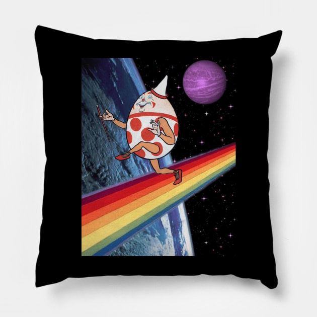 Humpty Dumpty in space Pillow by NightvisionDesign