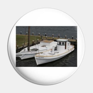 Boats Pin