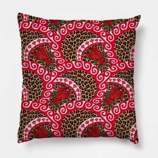 Leopard and roses on ivory Pillow