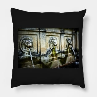 Three Lions Fountain Pillow