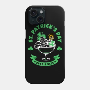 St. Patrick`s day Grab a Beer Phone Case