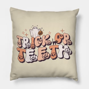 Trick Or Teeth Dentist Halloween Retro Spooky Dental Assistant Hygienist Halloween Pillow