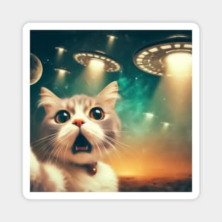 Funny Cat selfie with UFO Magnet