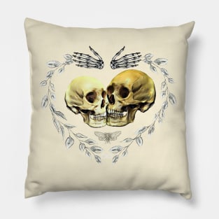 Heart eternal Lovers skeletons, lovers, cool skulls, bones, Human anatomy,romance skull, bones Pillow